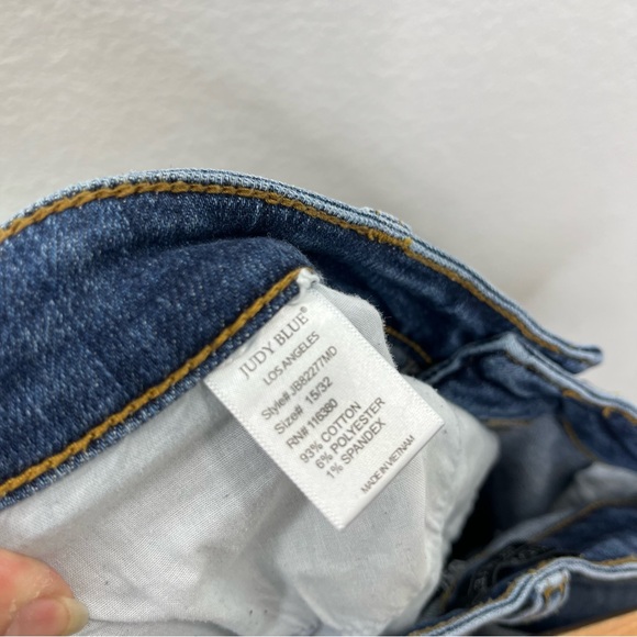 Judy Blue Addison Mid Rise Cuffed or Uncuffed Boyfriend fit size 15/32 - Picture 11 of 11